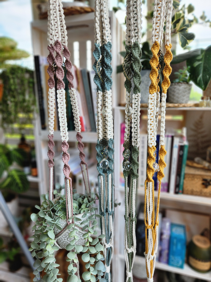 Hanging planter & light sensor | Orélia