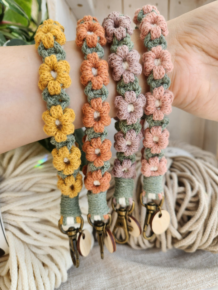 Keyring • Cell Phone | Daisy Flowers
